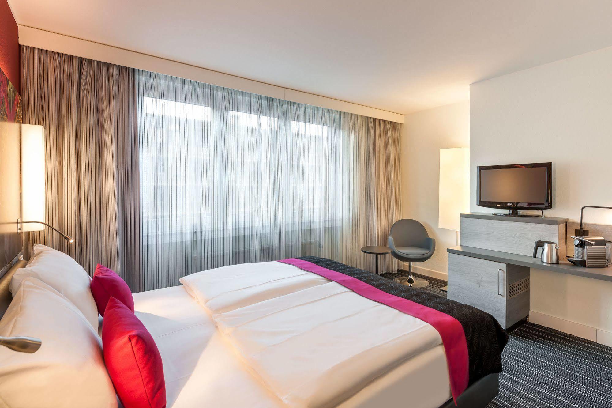 Mercure Hotel Duesseldorf Zentrum Exteriör bild